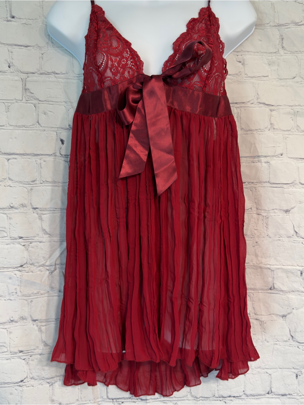Victoria’s Secret Red Lace-Trim Chiffon Chemise With Satin Bow Large